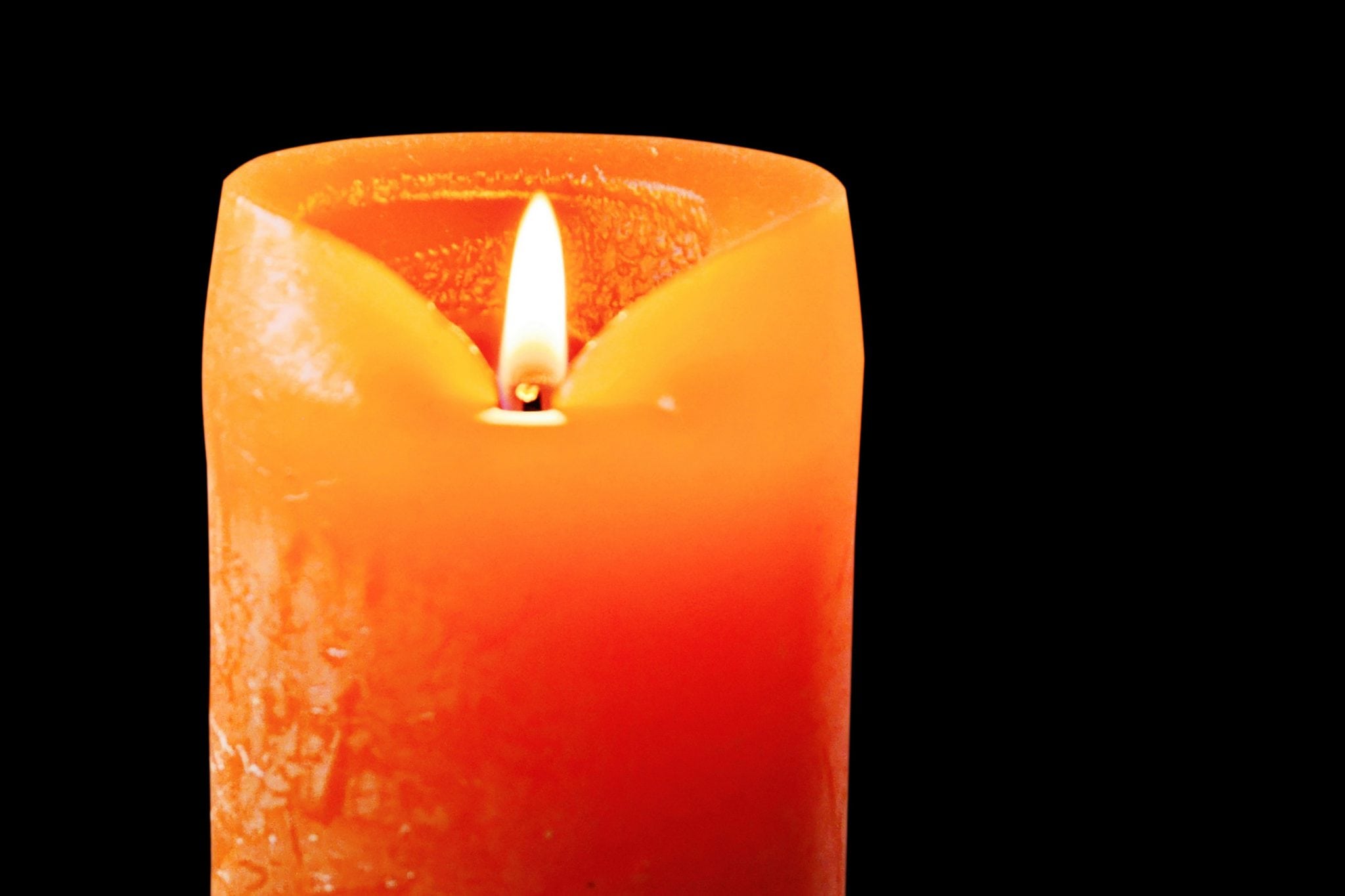 significado de las velas naranjas
