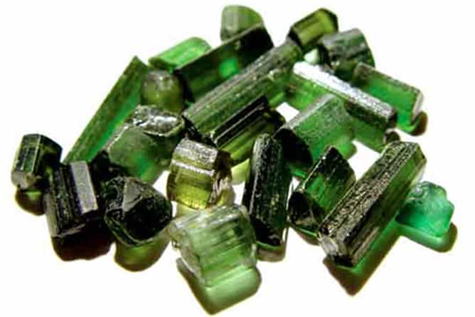 Piedras de turmalina verde